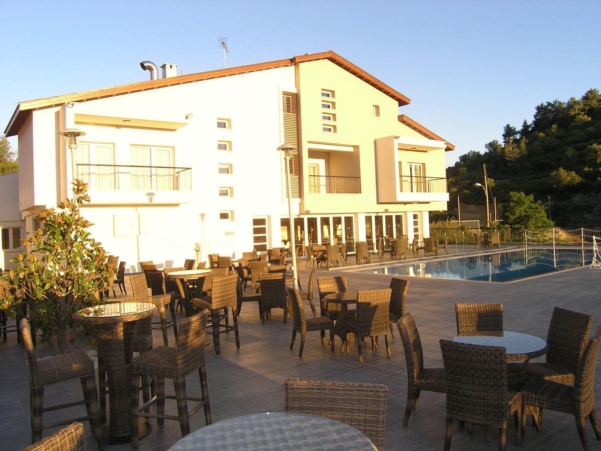Livadia Hotel Kyperounta Eksteriør billede